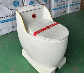 Hình ảnh Bồn Cầu Một Khối Hình Trứng Trắng Viền Vàng | Thiết Bị Vệ Sinh Bình Dương